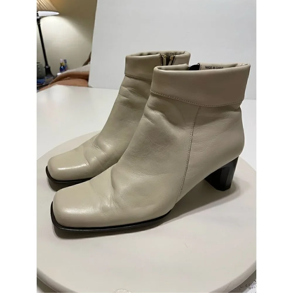 White Mountain Paramount Square Toe Zip Up Ankle Boots. Off White 8